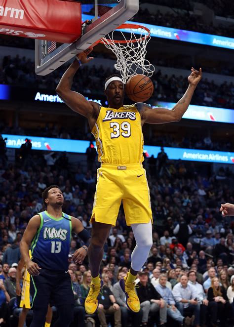 Davis ends up playing 16 minutes and 40 seconds in his first action since feb. Photos: Lakers vs Mavericks (01/10/2020) in 2020 (With ...