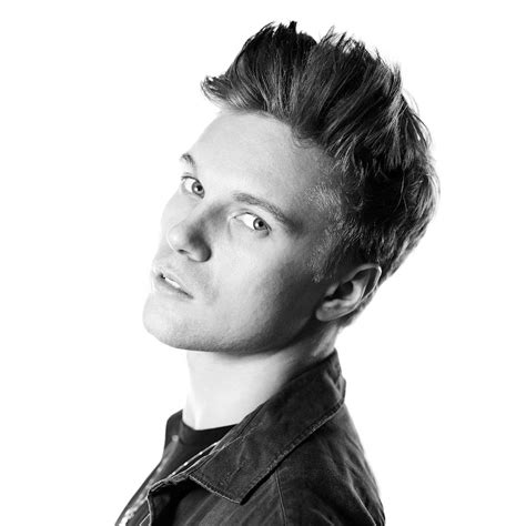 Komentujte, lajkujte a hlavně sdílejte :) děkujeme booking koncertů: Dominik Port - YouTube