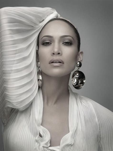Como Ama Una Mujer Photoshoot Jennifer Lopez Photo
