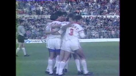 In one of the many sunday matches of the 25th round of the french championship, the leader of the championship lille will test brest at home. Brest-Lille 1989/90 - YouTube