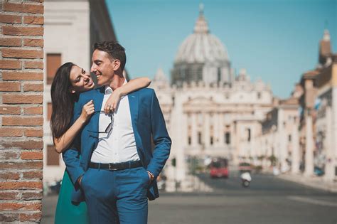 couples photo shoot in rome love in the iconic eternal city