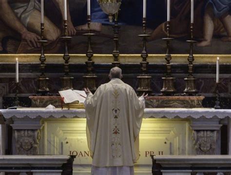 Pope Francis Praises St John Paul Ii As Man Of Prayer And Justice