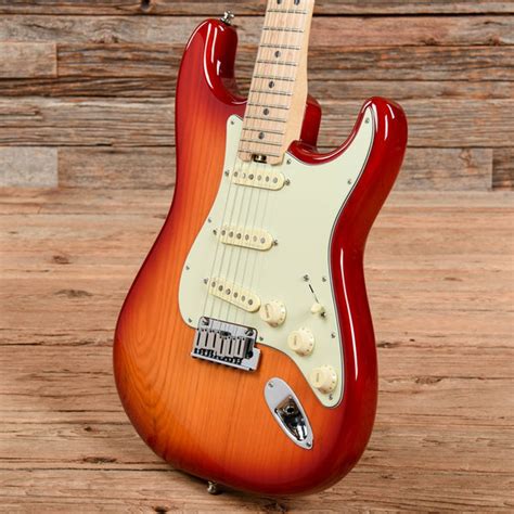 Fender American Elite Stratocaster Aged Cherry Sunburst 2019 Chicago