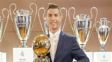 Cristiano Ronaldo Vence A Bola De Ouro Da France Football Gazeta OnlineG