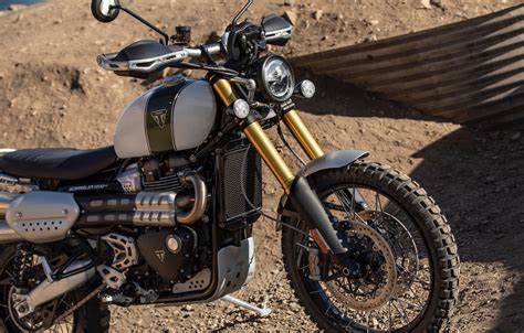 The brakes offer excellent calibration and are friendly to manipulate on and off pavement. Triumph Scrambler 1200 XC, XE Unveiled | BikeDekho