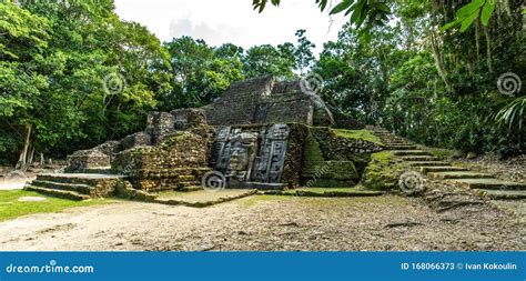 Lamanai Archaeological Reserve Mayan Mast Temple In Belize Stock Image