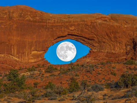 Desert Eye Full Moon North Window Arch Arches National Park Winter