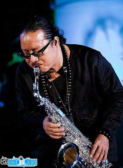 After the tây sơn dynasty was defeated, his children adopted various names or changed named (one of them into nguyễn) in order to flee retaliation. Nghệ sĩ Saxophone Trần Mạnh Tuấn