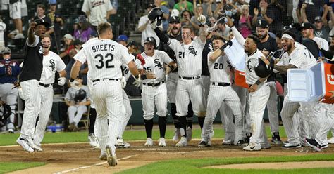 Gavin Sheets Homer Gives White Sox Doubleheader Split With Twins Cbs Chicago