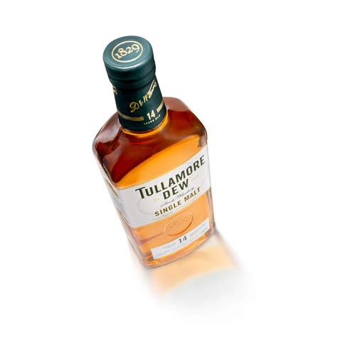 Piotr maksymowicz's profile on fstoppers. beverages on white on Behance