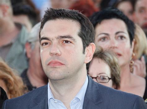 (ενδυμασία) αντρικό υφασμάτινο καπέλο με φαρδύ γείσο. Αφιέρωμα στον Α. Τσίπρα από την "Λα Ρεπούμπλικα"