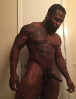 Sexy Black Muscle Daddy If His Dick Wasnt Out T Tumbex