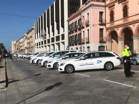 Book at al porto di cagliari, cagliari. Taxi bloccano via Roma: la protesta, calo del 90% del ...