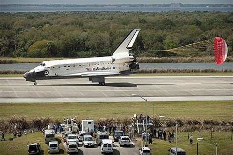 Shuttle Discovery Glides To Final Landing Updated Sts 133 Space