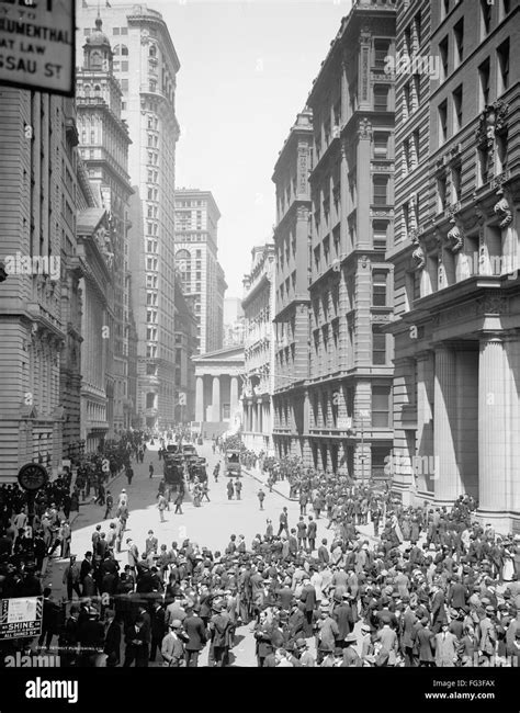Nyc Broad Street C1905 Ncrowd Of Men Involved In Curb Exchange