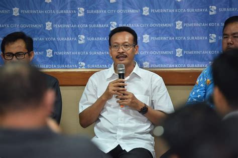 Pembatasan calon siswa ppdb dki jakarta 2021 sekolah negeri yang ada di wilayah dki jakarta ini memang bertujuan agar para siswa tidak sedangkan bagi sekolah tingkat smp dan sma, batasan kuota zonasi dalam ppdb jakarta 2021 sebesar 50% dari total kapasitas atau daya tampung sekolah. PPDB SMP Negeri di Kota Surabaya Resmi Dibuka - Beritalima.com