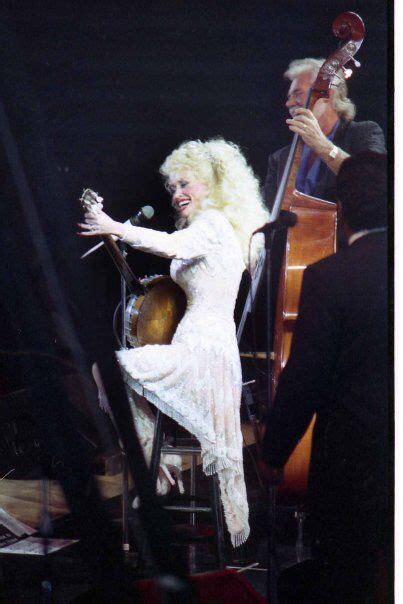Pin By Caz Decarlouciio On Dolly Parton Old And New Photos Dolly