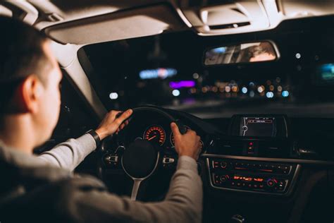 7 Tips For Safe Driving At Night U World Insurance