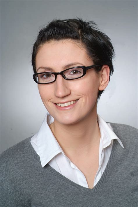 Dr Sarah Frost Max Grünebaum Stiftung