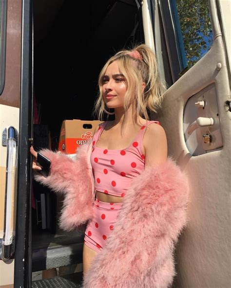 Sabrina Carpenter Sexy Photos Nude Celebrity