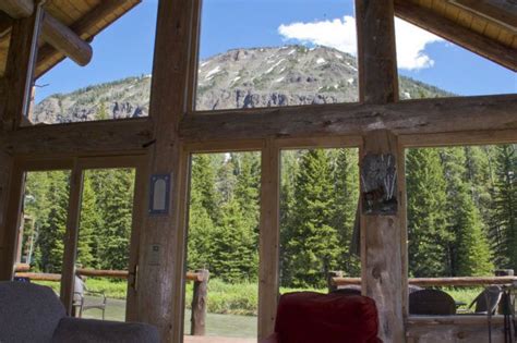 11 Dreamy Yellowstone Cabins You Can Rent For Your Next Vacation