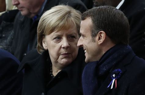 French president emmanuel macron was slapped in the face on tuesday by a man in a crowd of onlookers while on a walkabout in southern france, video of the incident showed. Weltkriegs-Gedenken in Paris: 101-Jährige verwechselt ...