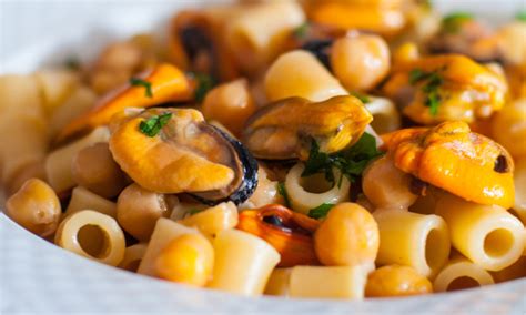 Classica In Brodo E Con Le Cozze Consigli E Ricetta Per Fare La Pasta E Ceci Foodtop