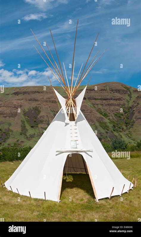 Tipi Teepee North America Native Hi Res Stock Photography And Images
