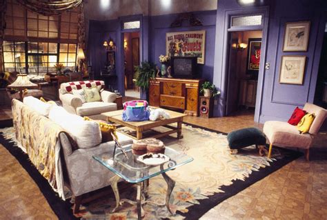 8 Monicas Apartment Was Painted Purple To Be Memorable From 10