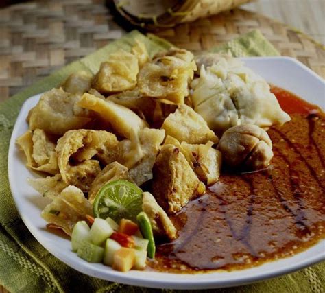 Maybe you would like to learn more about one of these? 25 Siomay dan Batagor Gurih Enak - Foto 7
