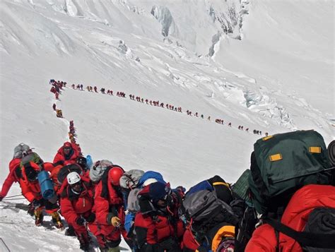 Traffic Jams On Everest Ethical Or Not Explorersweb