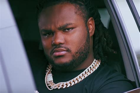 Example sentences from the web for tee. Rapper Tee Grizzley is releasing a video game | GINX ...