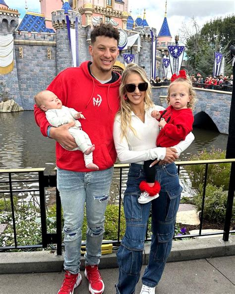 Patrick Mahomes And Brittany Matthews Share 1st Photo Of Son Bronzes