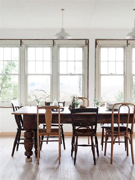 5 Tips To Pulling Off The Mismatched Dinning Chair Trend | an indigo