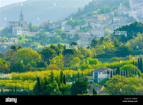 Hill Town Of Bonnieux In Provence Region France Stock Photo Alamy