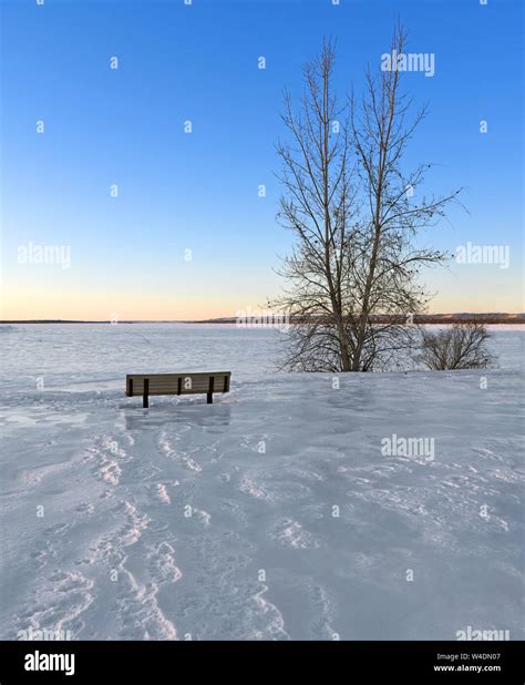 Frozen Ottawa River Hi Res Stock Photography And Images Alamy