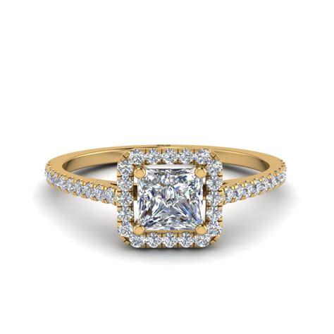 Princess Cut Square Halo Diamond Engagement Ring In 14k Yellow Gold