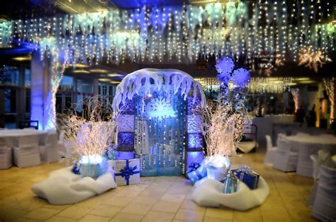 A Corporate Holiday Party Entrance Photo Op Designed And Installed