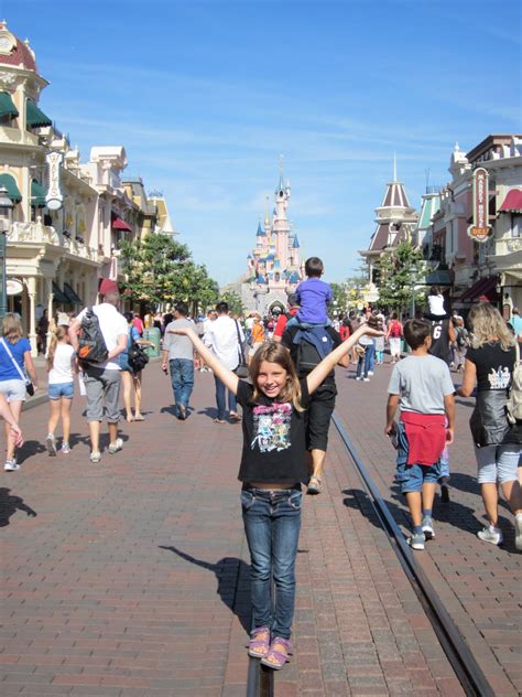 El Costat Fosc De Disneyland Quatre De Viatge