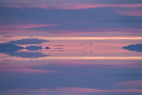 Salar De Uyuni Uyuni Salt Flat Amazing Sunset Uyuni Salt Flats