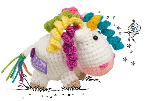 Während viele kinder das häkeln in der schule lernen, tun sich erwachsene, die zum ersten mal häkeln wollen, meist etwas schwerer. Elli Einhorn - stricken und häkeln | Einhorn häkeln ...