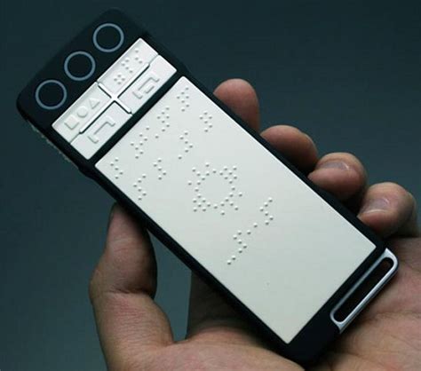 Braille Smartphone To Revolutionise Life On The Go For The Blind