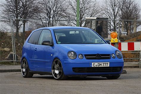 It is sold in europe and other markets worldwide in hatchback, sedan and estate variants. fresh blue's Polo 9N