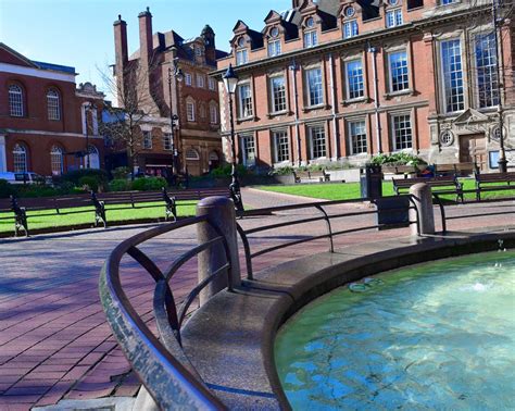 Leicester is the largest city in the east midlands region of england, the largest city of the ceremonial and historic county of leicestershire, with a population of some 330,000 in the city area and nearly 500,000 in the metropolitan area. Discover Leicester by train | CrossCountry