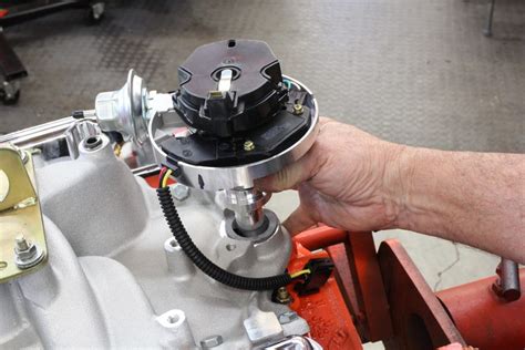 The engine rpm goes up and down (engine shaky). How to Install a Distributor and Set Initial Timing