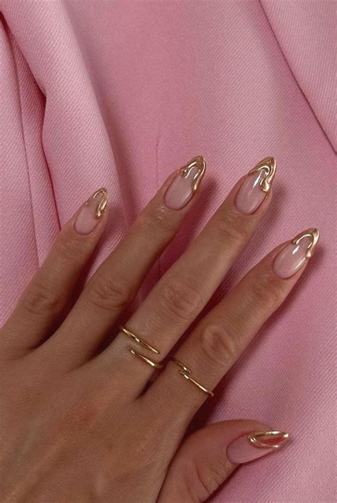 40 Expressive Fall Nail Art Designs To Flaunt Gold Dripped French