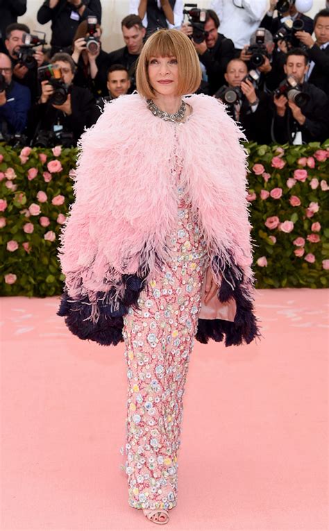 Rihanna Officially Crowns Anna Wintour As Best Dressed At The 2019 Met
