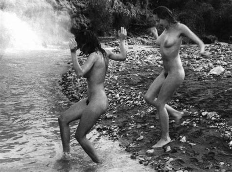 Naked Clio Goldsmith In La Cicala