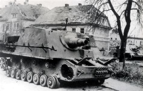 The late model 1945 breed included 1 or 2 x 7.92mm machine guns. Sturmpanzer IV für 15cm Sturmhaubitze 43 | GLORY. The ...