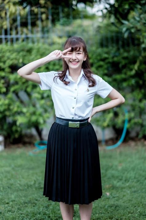 ปักพินโดย Yen Siang Huang ใน Thai University Uniform สาวมปลาย สาวมหาลัย